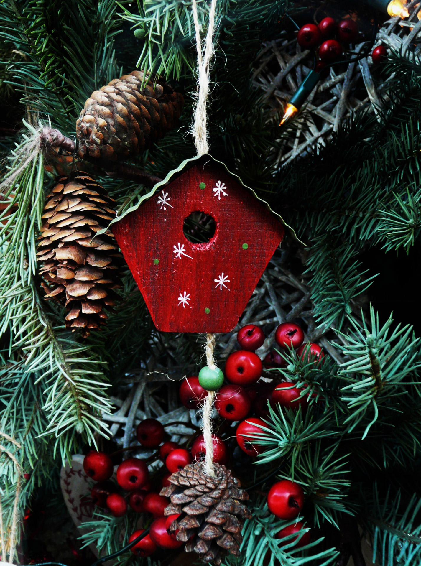 Budget-Friendly, Painted, Christmas Ornaments, Tutorial, DIY